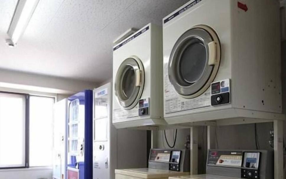 Laundry facility Photo