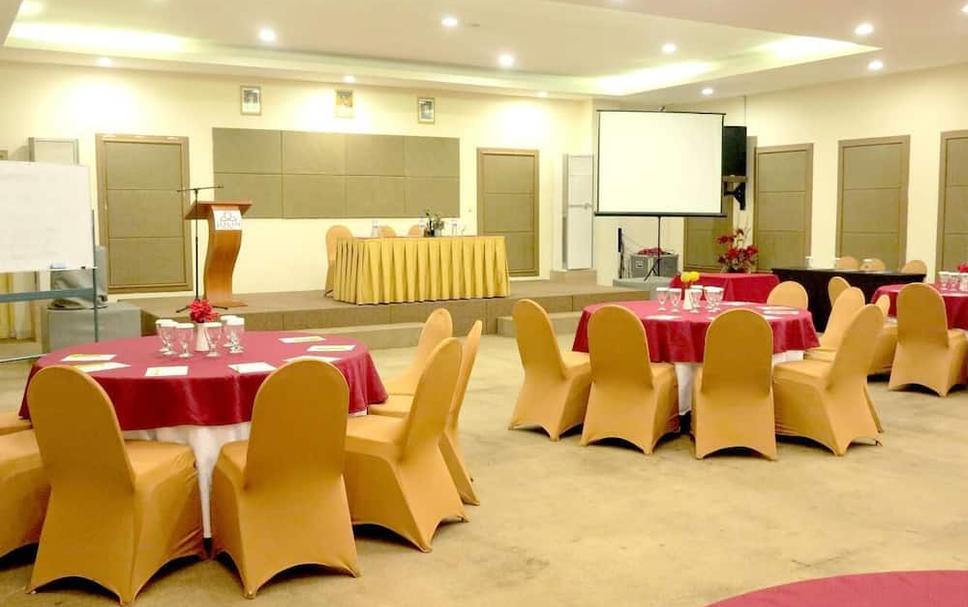 Banquet hall Photo