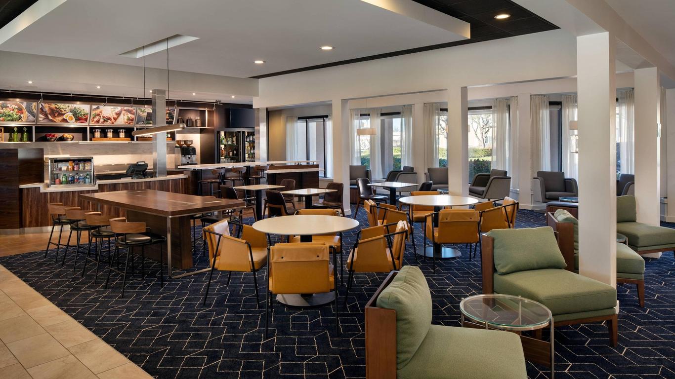 Courtyard by Marriott Bakersfield