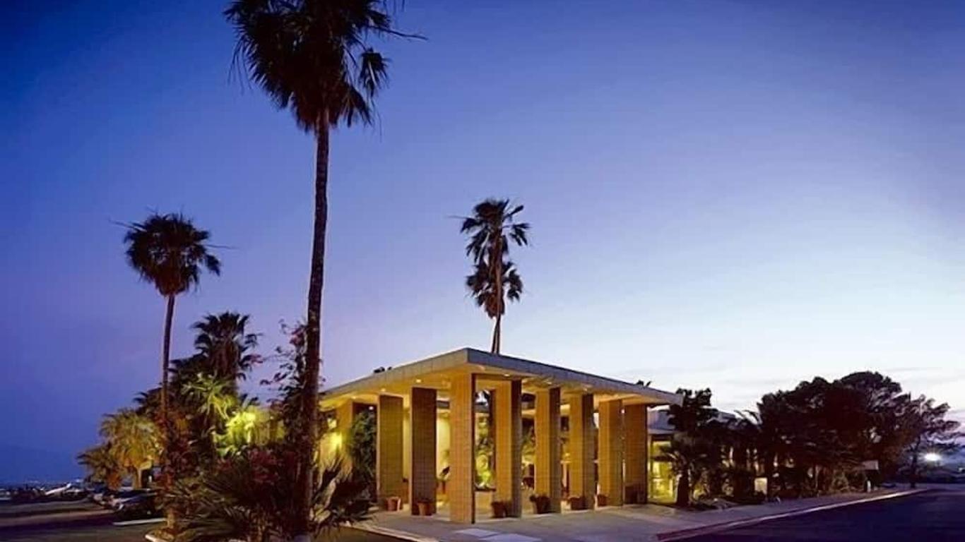 Desert Hot Springs Spa Hotel