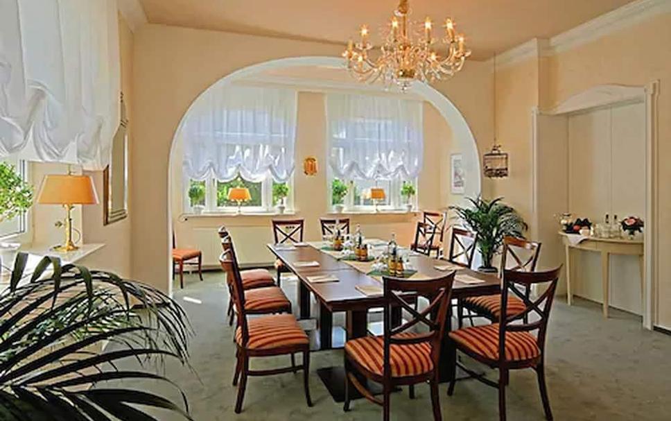 Dining room Photo