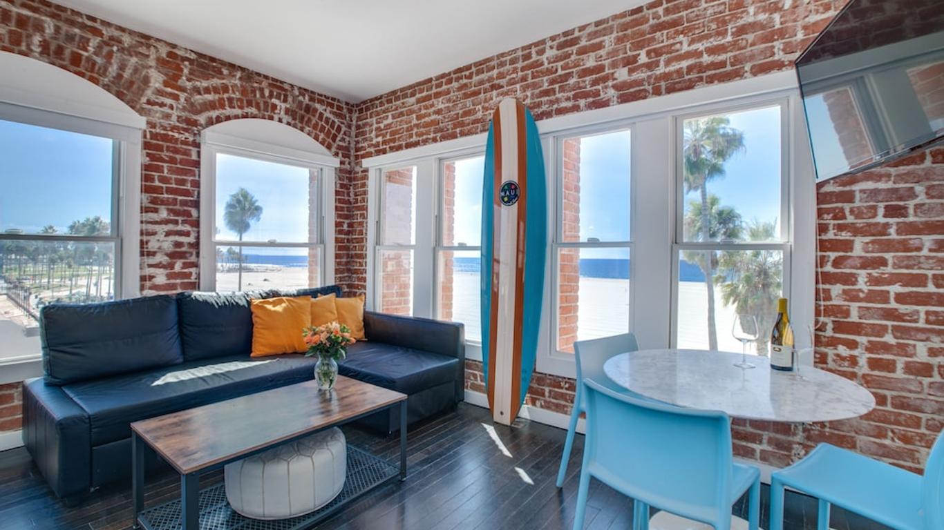 Venice Breeze Suites