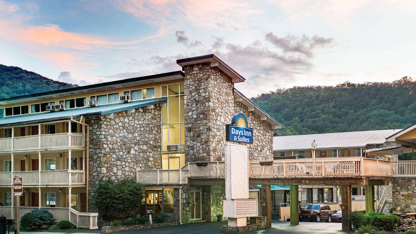 Days Inn & Suites by Wyndham Downtown Gatlinburg Parkway