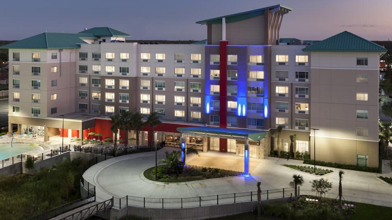 Holiday Inn Express & Suites Orlando At Seaworld