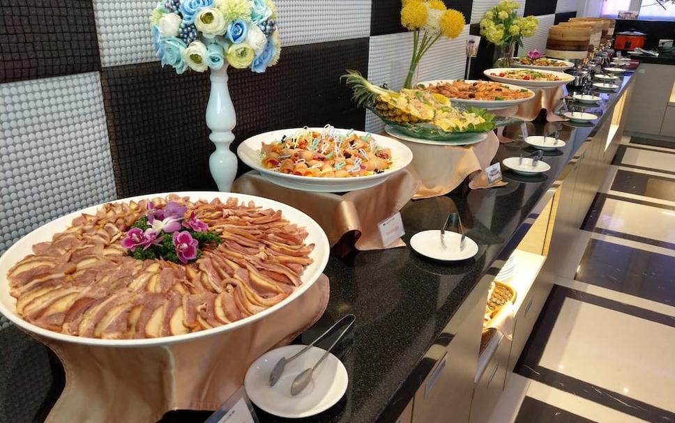 Buffet Photo