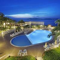 Le Bleu Hotel & Resort