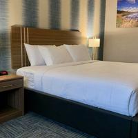 Meridian Inn & Suites Regina Airport