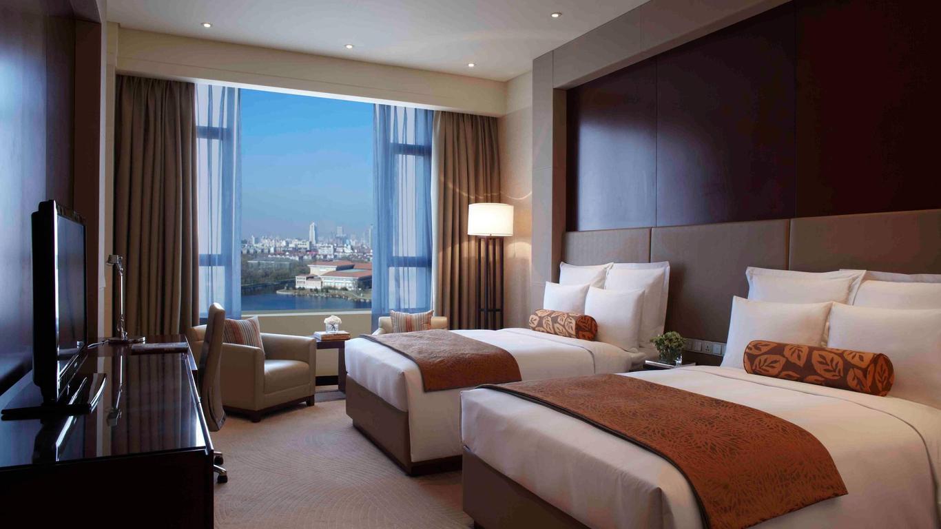 Renaissance Tianjin Lakeview Hotel