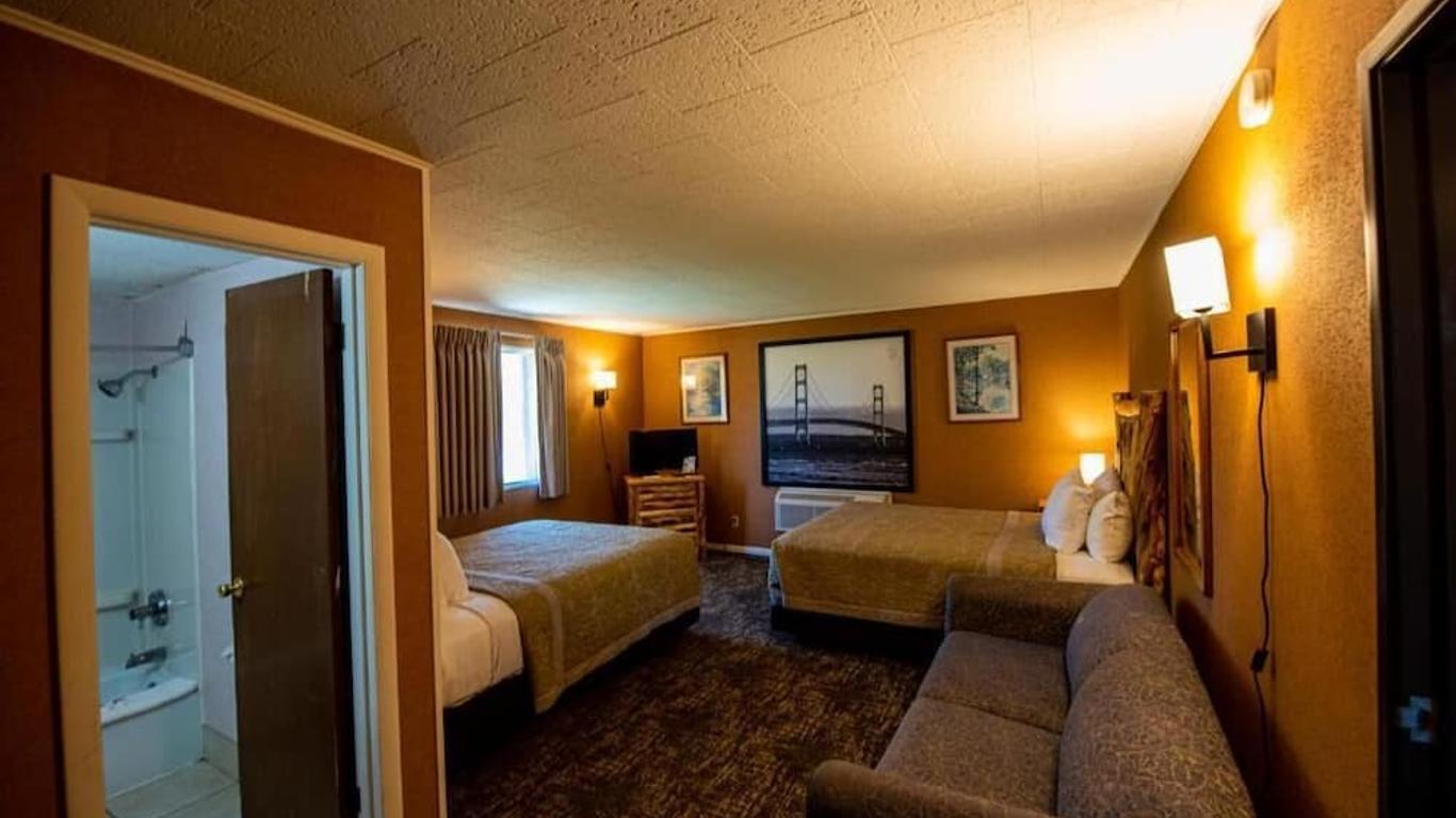 Super 8 by Wyndham Bridgeview of Mackinaw City