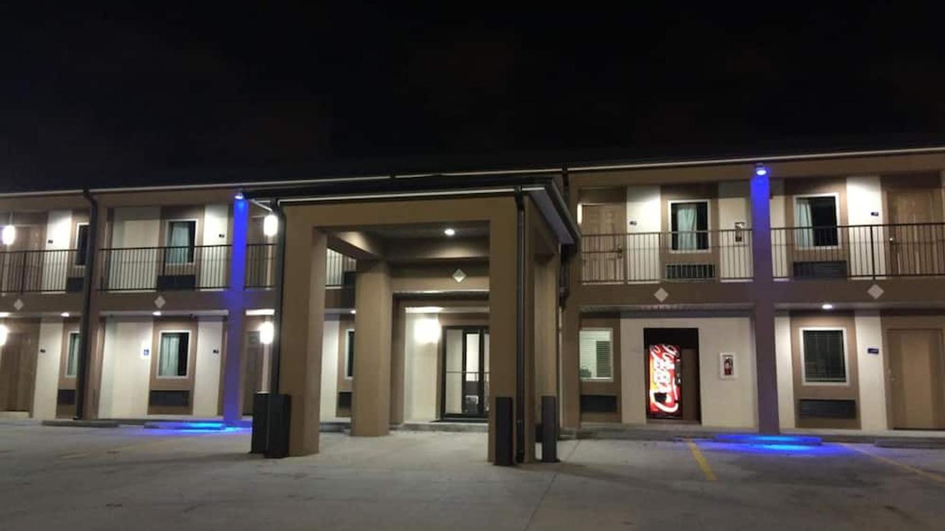 Paradise Inn & Suites