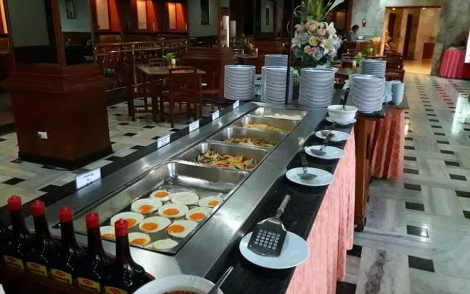 Buffet Photo